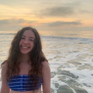 Meet your Posher, Abby